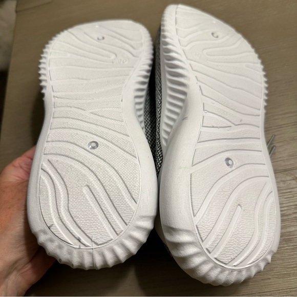 Danskin Women's Agility Lace Up Knit Sneaker In Gray 10 - Picture 6 of 7